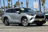 Used 2022 Toyota Highlander XLE image 2