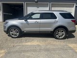 Used 2016 Ford Explorer XLT w/ Equipment Group 202A image 2