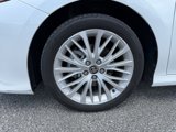 Used 2020 Toyota Camry XLE image 5