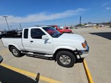 Used 2000 Nissan Frontier SE Desert Runner image 3