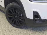 Used 2023 GMC Acadia SLE w/ Driver Convenience Package image 3