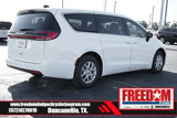 New 2025 Chrysler Pacifica Select image 5