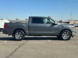 Used 2017 Nissan Titan SL image 3