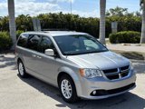 Used 2019 Dodge Grand Caravan SXT image 3