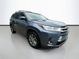 Used 2018 Toyota Highlander XLE image 2