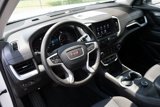 Used 2024 GMC Terrain SLE image 3