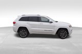 Used 2017 Jeep Grand Cherokee Overland image 3