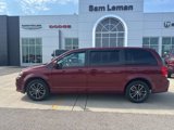 Used 2017 Dodge Grand Caravan SE image 3