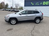 Used 2017 Jeep Cherokee Latitude image 2