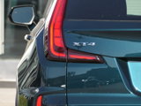 Used 2025 Cadillac XT4 Premium Luxury image 5