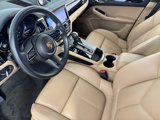 Certified 2024 Porsche Macan image 4