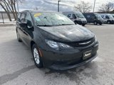 Used 2022 Chrysler Voyager LX image 4
