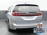 Used 2023 Chrysler Pacifica Touring-L image 5