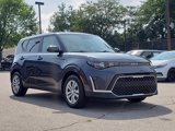 Used 2023 Kia Soul LX image 3