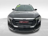 Used 2022 GMC Terrain SLE w/ Driver Convenience Package image 2