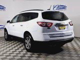 Used 2017 Chevrolet Traverse LT image 2