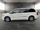 Used 2013 Chrysler Town & Country Limited w/ Luxury Group image 2