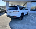 Used 2023 Jeep Grand Cherokee L Laredo image 5