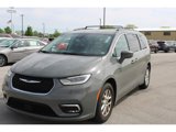 Used 2022 Chrysler Pacifica Touring-L image 6