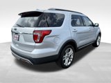 Used 2017 Ford Explorer XLT w/ Equipment Group 202A image 5