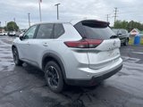 Used 2024 Nissan Rogue SV image 5