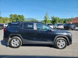 Used 2022 GMC Terrain SLE w/ Driver Convenience Package image 4