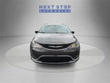 Used 2017 Chrysler Pacifica Touring-L Plus image 2