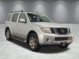 Used 2010 Nissan Pathfinder SE w/ SE Premium Journey Pkg image 2