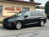 Used 2021 Chrysler Pacifica Touring-L image 3