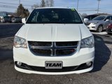 Used 2019 Dodge Grand Caravan SXT image 2