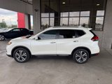 Used 2017 Nissan Rogue SL w/ SL Premium Package image 2