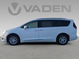 Used 2020 Chrysler Pacifica Touring-L image 4