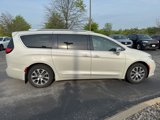 Used 2021 Chrysler Pacifica Pinnacle image 2