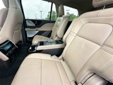 Used 2020 Lincoln Aviator Reserve w/ Equipment Group 202A image 4