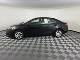 Used 2018 Toyota Corolla LE image 2