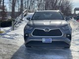 Used 2020 Toyota Highlander XLE image 2