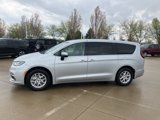 Certified 2023 Chrysler Pacifica Touring-L image 5