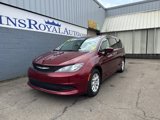 Used 2022 Chrysler Voyager LX image 2