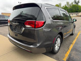Used 2017 Chrysler Pacifica Touring-L image 3