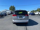 Used 2017 Chrysler Pacifica Touring-L image 5