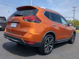 Used 2018 Nissan Rogue SL w/ Premium Package image 4