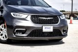 Used 2023 Chrysler Pacifica Touring-L image 3