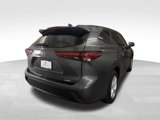 Used 2023 Toyota Highlander L image 3