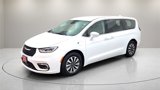 Used 2022 Chrysler Pacifica Touring-L image 4