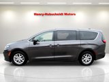 Used 2023 Chrysler Pacifica Touring-L image 5