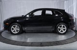 Certified 2021 Porsche Macan image 2