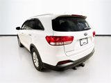 Used 2017 Kia Sorento LX w/ LX Convenience Package image 5