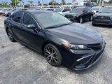 Used 2022 Toyota Camry SE image 2