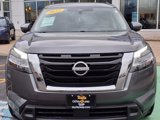 Used 2022 Nissan Pathfinder SV image 2