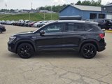 Used 2022 Volkswagen Taos SE image 2